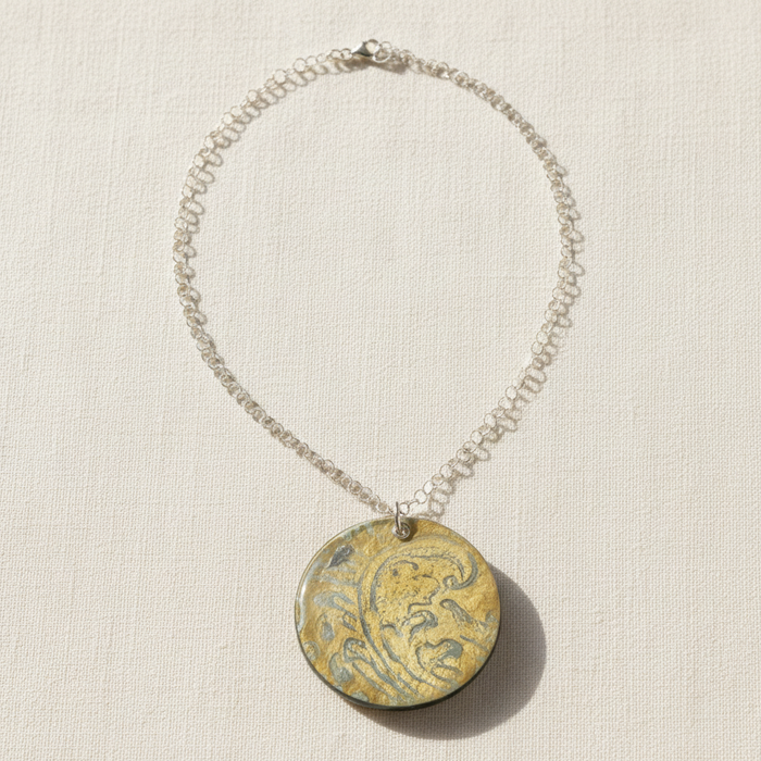 Damask Pendant on Linen