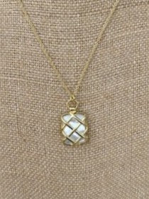 Short Necklace w/ Mother of Pearl Pendant