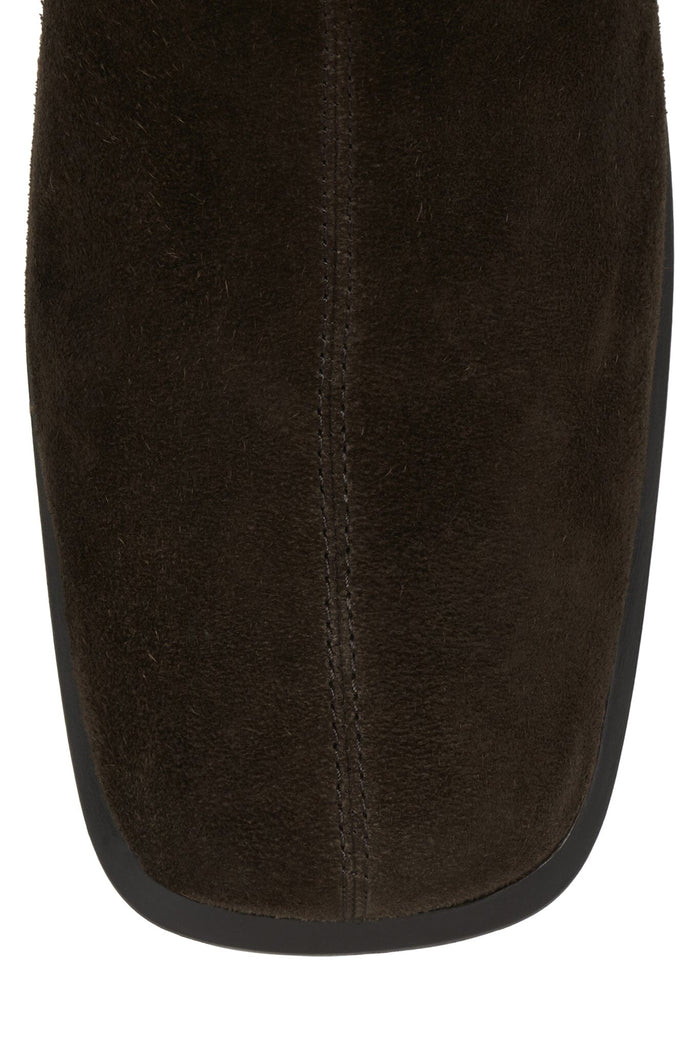 THERESSA Chocolate Suede