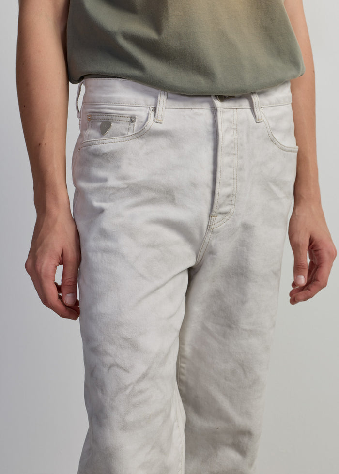 LIGHT GREY WASHED JEANS
