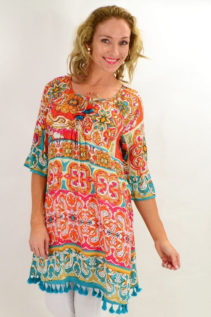 Orientique Mauresque 3/4 sleeve tunic dress with colorful pattern, lightweight fabric, and relaxed fit, perfect for casual wear.