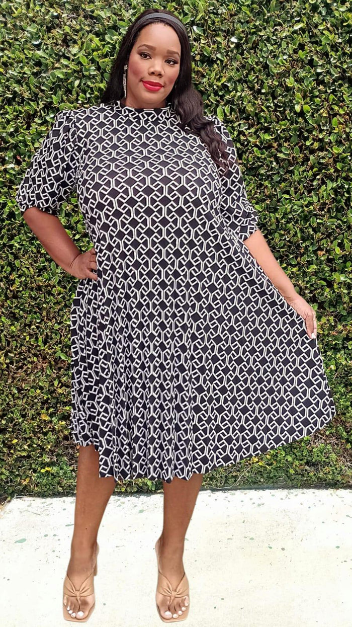 Plus Size Mock Neck Short Sleeves Geometric Printed Flare Pleated Midi Dress