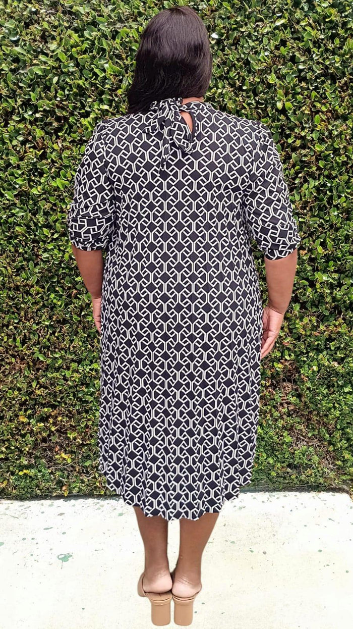 Plus Size Mock Neck Short Sleeves Geometric Printed Flare Pleated Midi Dress