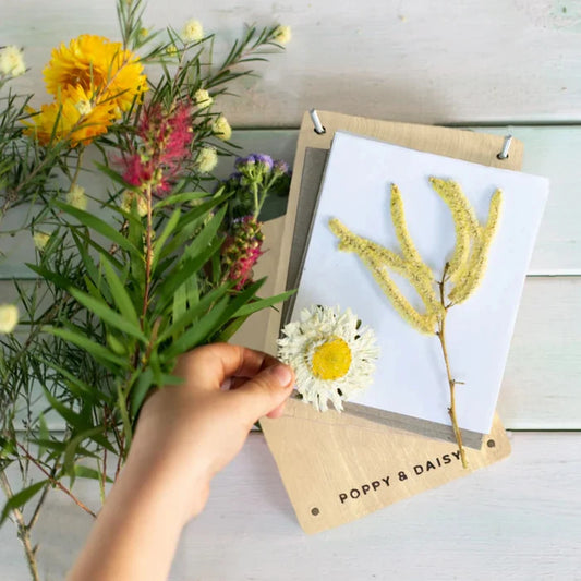 Go-For-Zero-Australia-Poppy-And-Daisy-Australia-Flower-Press