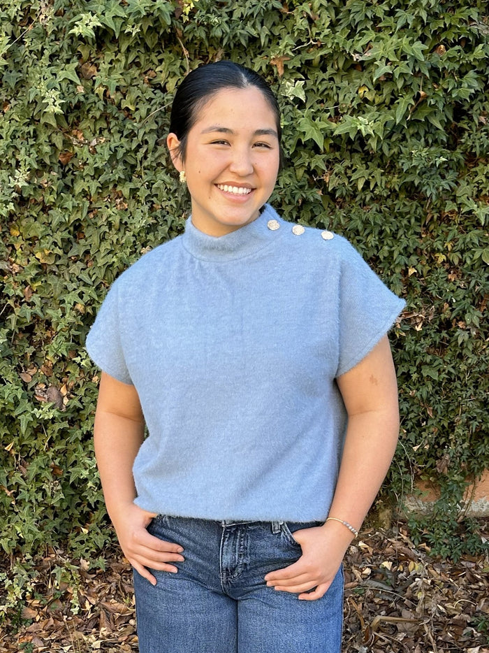 Short Sleeve Sweater in Creamy White & Dusty Blue