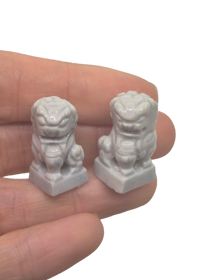 Vince Stapleton – 2pc Porcelain Lion Statues